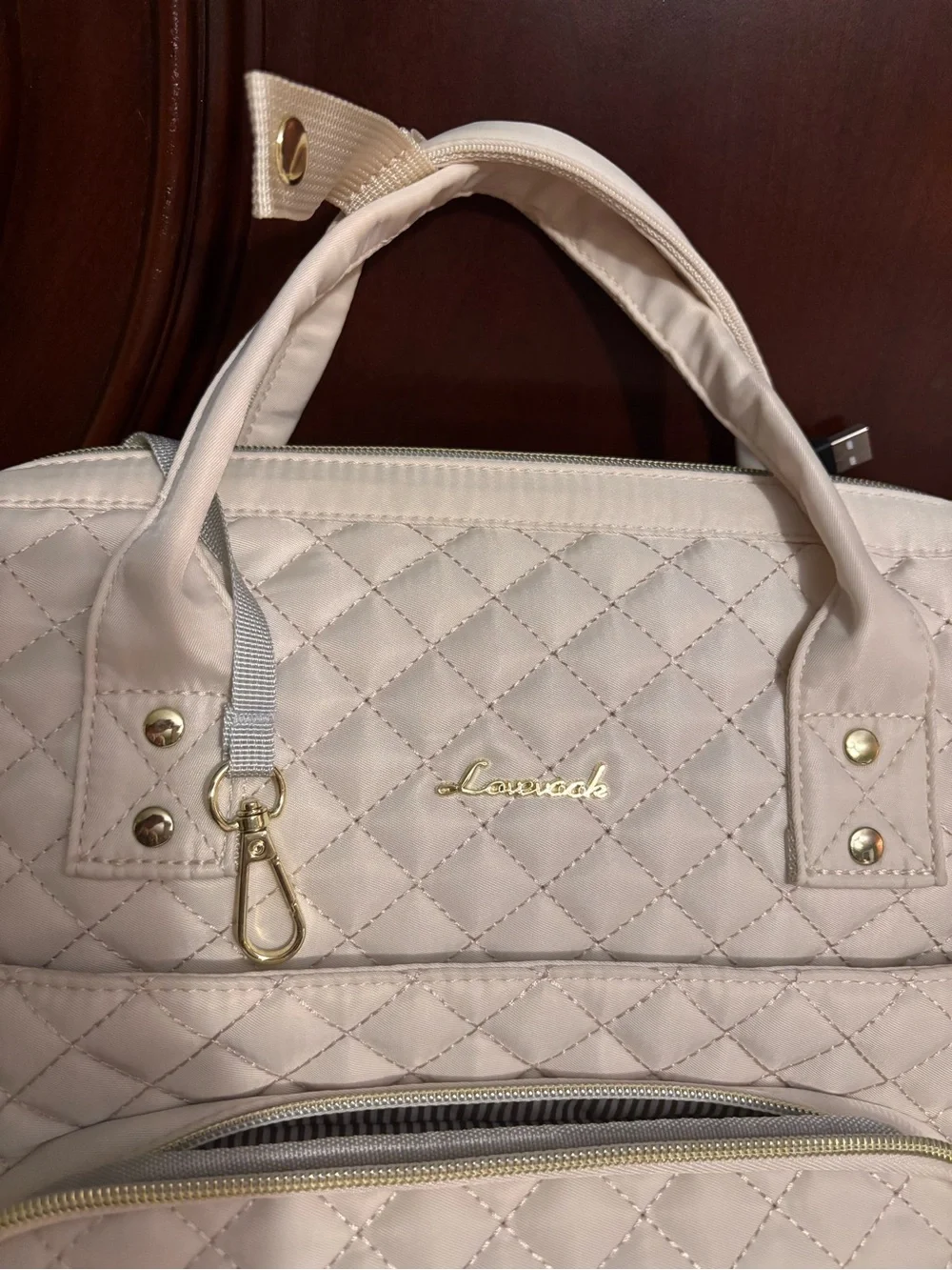 Lovevook light cream
